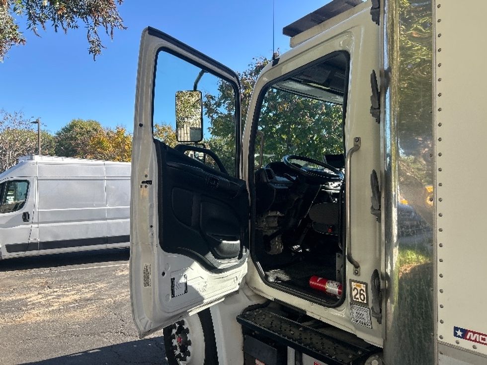 Refrigerated Truck-Light and Medium Duty Trucks-Hino-2019-268-Anaheim-CA-175,193\n\t\tmiles-$ 62,750 - Image 16