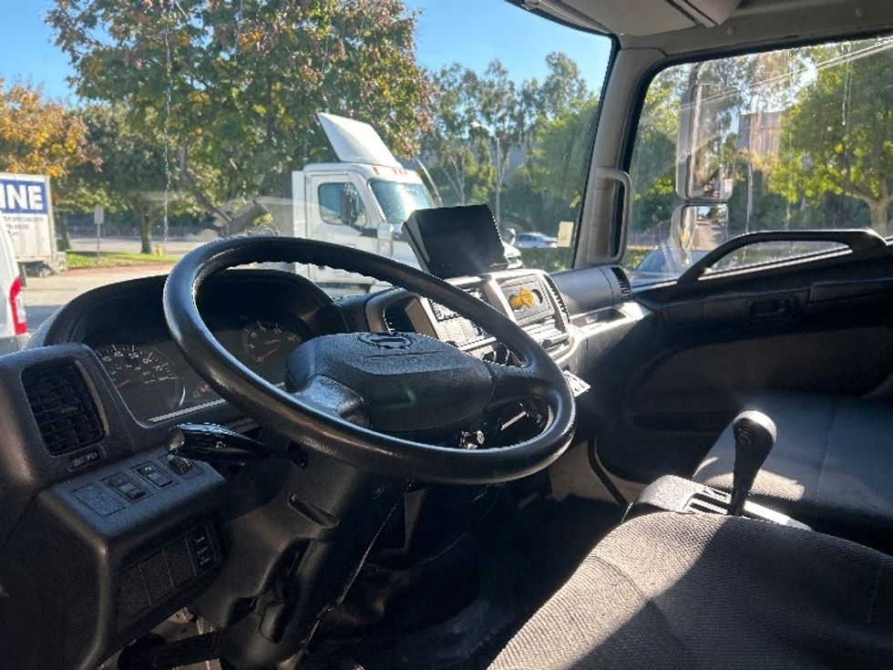 Refrigerated Truck-Light and Medium Duty Trucks-Hino-2019-268-Anaheim-CA-175,193\n\t\tmiles-$ 62,750 - Image 17