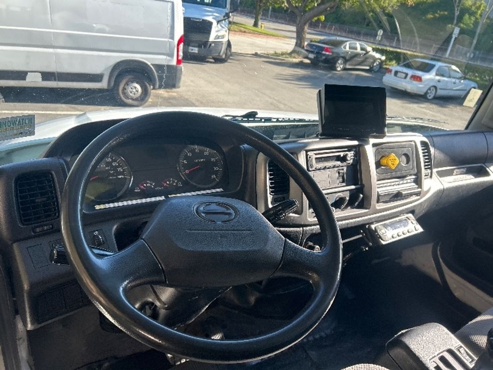 Refrigerated Truck-Light and Medium Duty Trucks-Hino-2019-268-Anaheim-CA-175,193\n\t\tmiles-$ 62,750 - Image 18