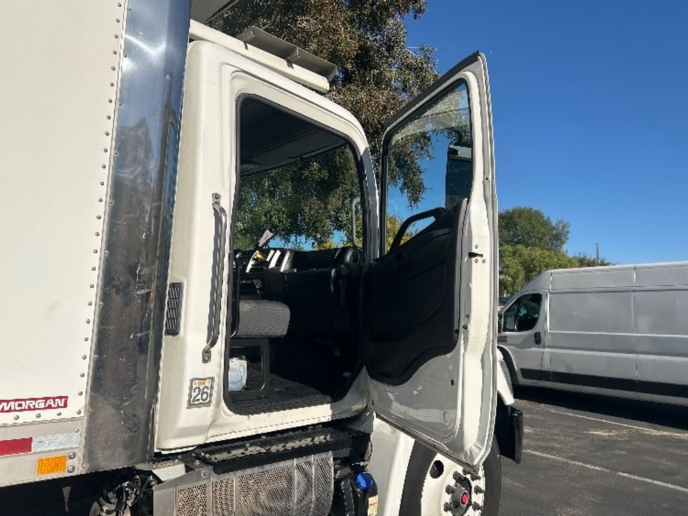Refrigerated Truck-Light and Medium Duty Trucks-Hino-2019-268-Anaheim-CA-175,193\n\t\tmiles-$ 62,750 - Image 20