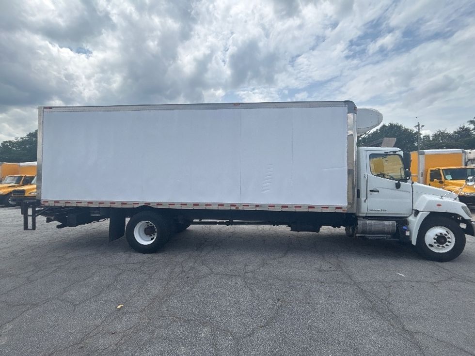 Refrigerated Truck-Light and Medium Duty Trucks-Hino-2019-268-Atlanta (Forest Park)-GA-281,680\n\t\tmiles-$ 39,750 - Image 15