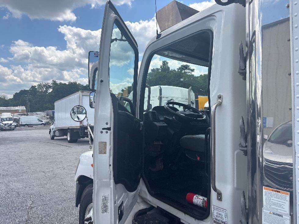 Refrigerated Truck-Light and Medium Duty Trucks-Hino-2019-268-Atlanta (Forest Park)-GA-338,845\n\t\tmiles-$ 25,750 - Image 16