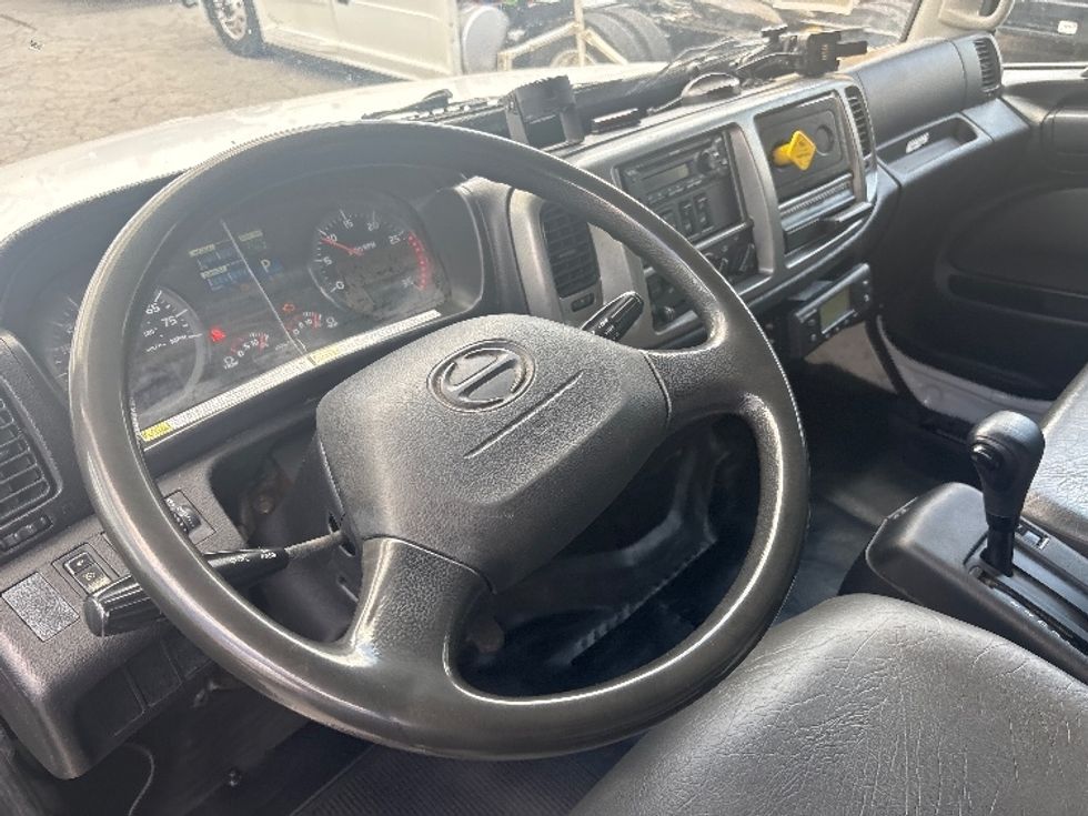 Refrigerated Truck-Light and Medium Duty Trucks-Hino-2019-268-Atlanta (Forest Park)-GA-338,845\n\t\tmiles-$ 25,750 - Image 17