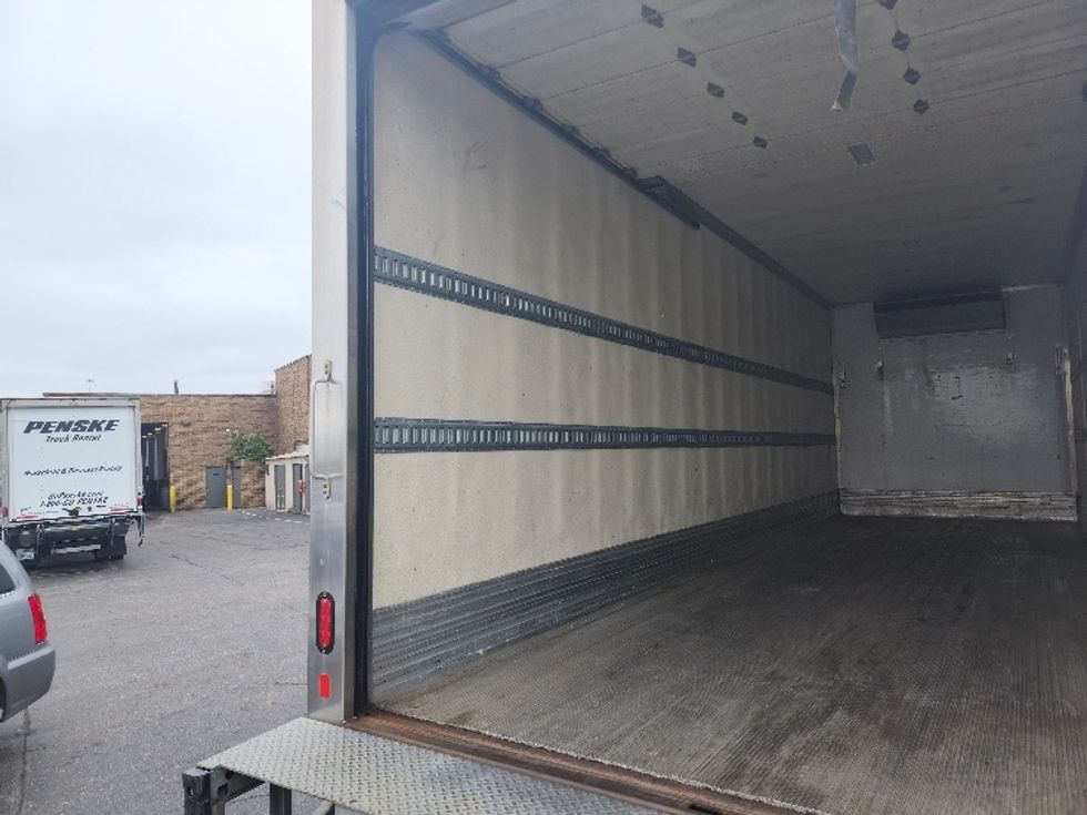 Refrigerated Truck-Light and Medium Duty Trucks-Hino-2019-268-Baltimore-MD-254,426\n\t\tmiles-$ 46,000 - Image 11