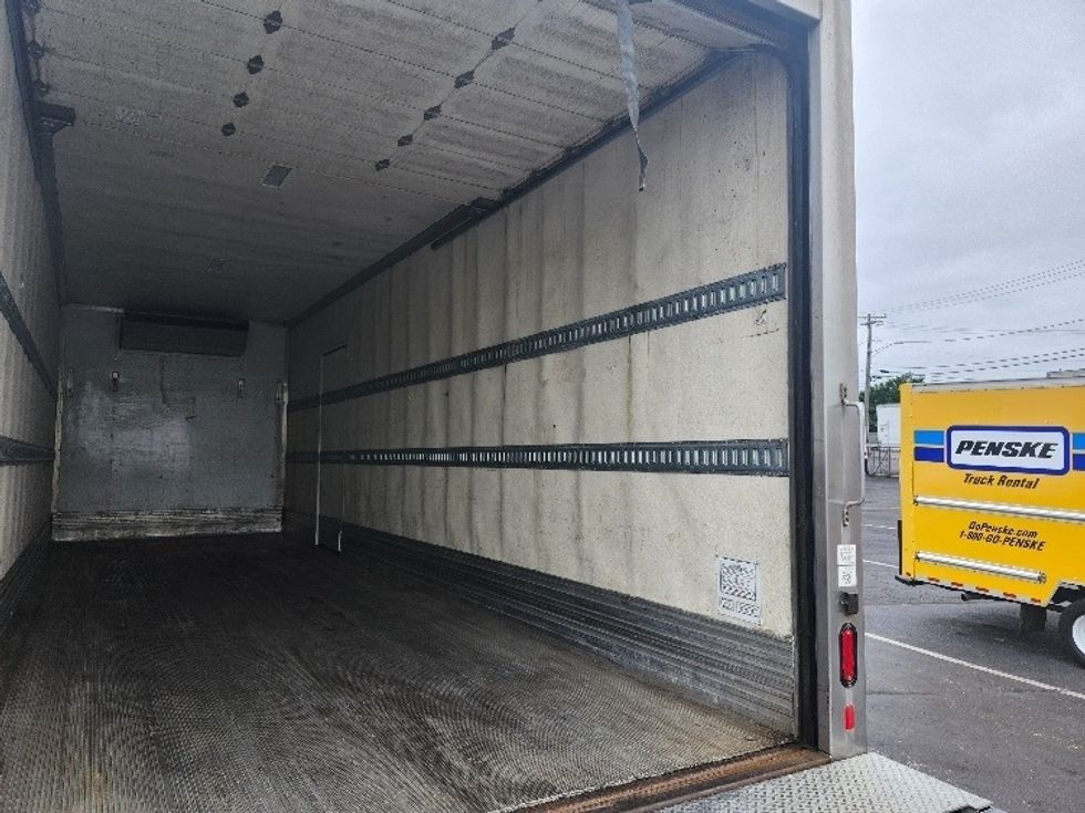 Refrigerated Truck-Light and Medium Duty Trucks-Hino-2019-268-Baltimore-MD-254,426\n\t\tmiles-$ 46,000 - Image 12