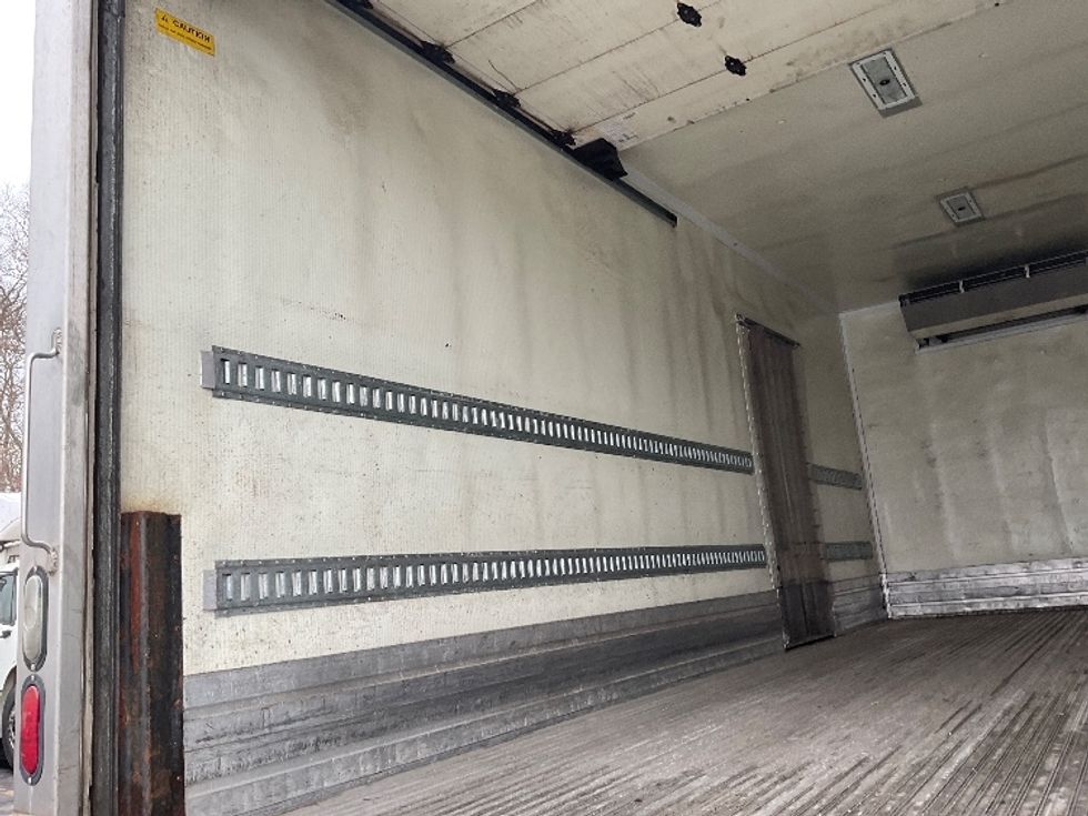 Refrigerated Truck-Light and Medium Duty Trucks-Hino-2019-268-Braintree-MA-162,015\n\t\tmiles-$ 53,000 - Image 11