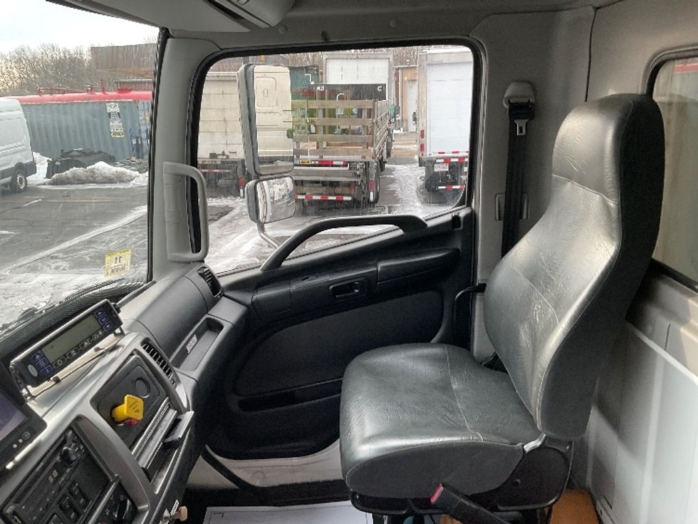 Refrigerated Truck-Light and Medium Duty Trucks-Hino-2019-268-Braintree-MA-162,015\n\t\tmiles-$ 53,000 - Image 19