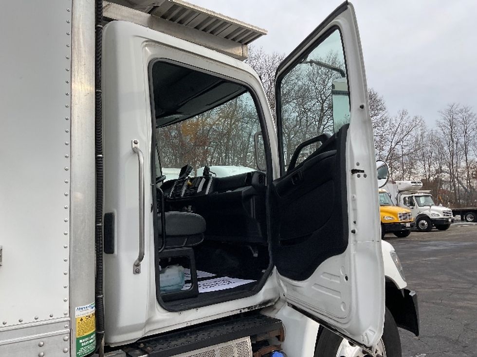 Refrigerated Truck-Light and Medium Duty Trucks-Hino-2019-268-Braintree-MA-162,015\n\t\tmiles-$ 53,000 - Image 20