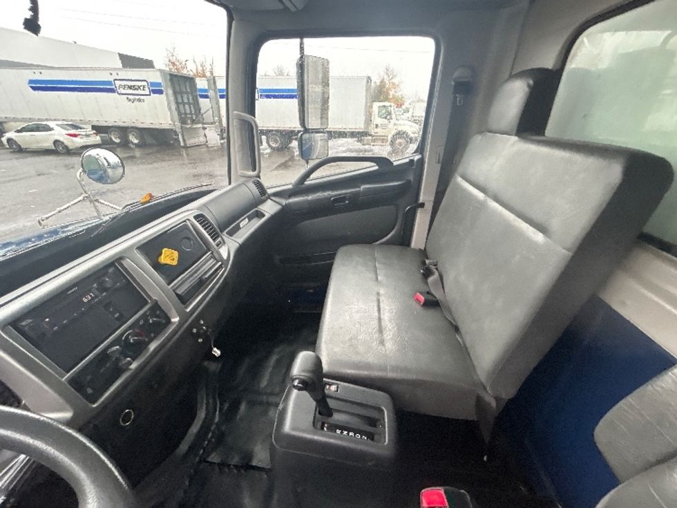 Refrigerated Truck-Light and Medium Duty Trucks-Hino-2019-268-Clackamas-OR-142,229\n\t\tmiles-$ 43,250 - Image 18