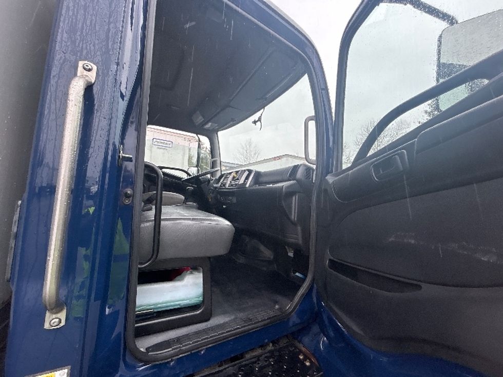 Refrigerated Truck-Light and Medium Duty Trucks-Hino-2019-268-Clackamas-OR-142,229\n\t\tmiles-$ 43,250 - Image 19