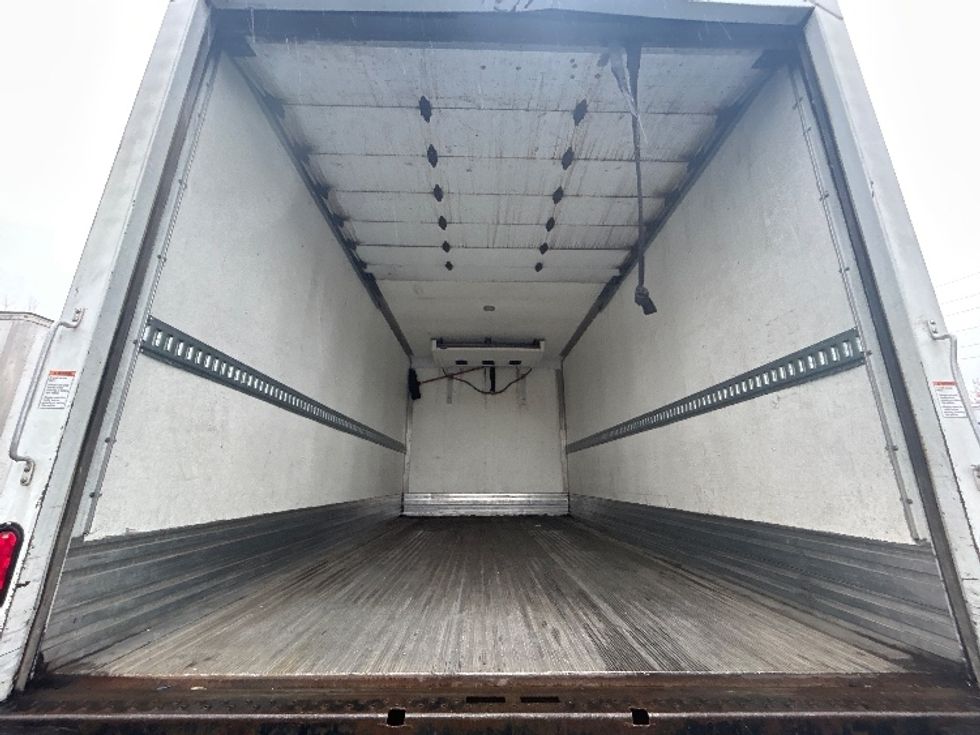 Refrigerated Truck-Light and Medium Duty Trucks-Hino-2019-268-Clackamas-OR-142,229\n\t\tmiles-$ 43,250 - Image 8