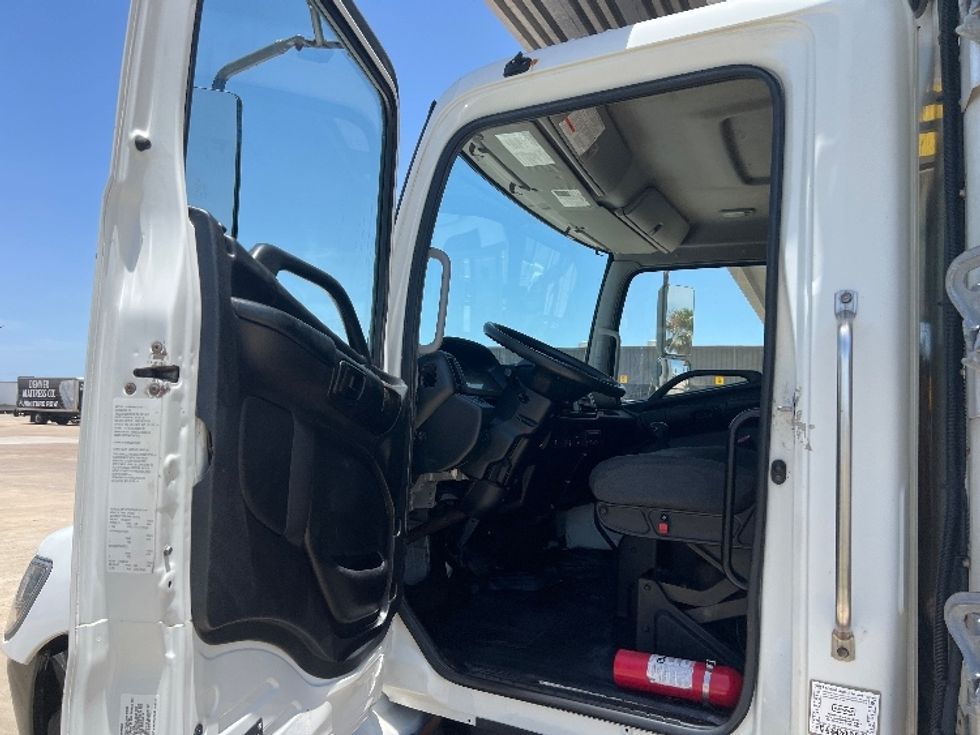 Refrigerated Truck-Light and Medium Duty Trucks-Hino-2019-268-Corpus Christi-TX-261,864\n\t\tmiles-$ 33,250 - Image 16