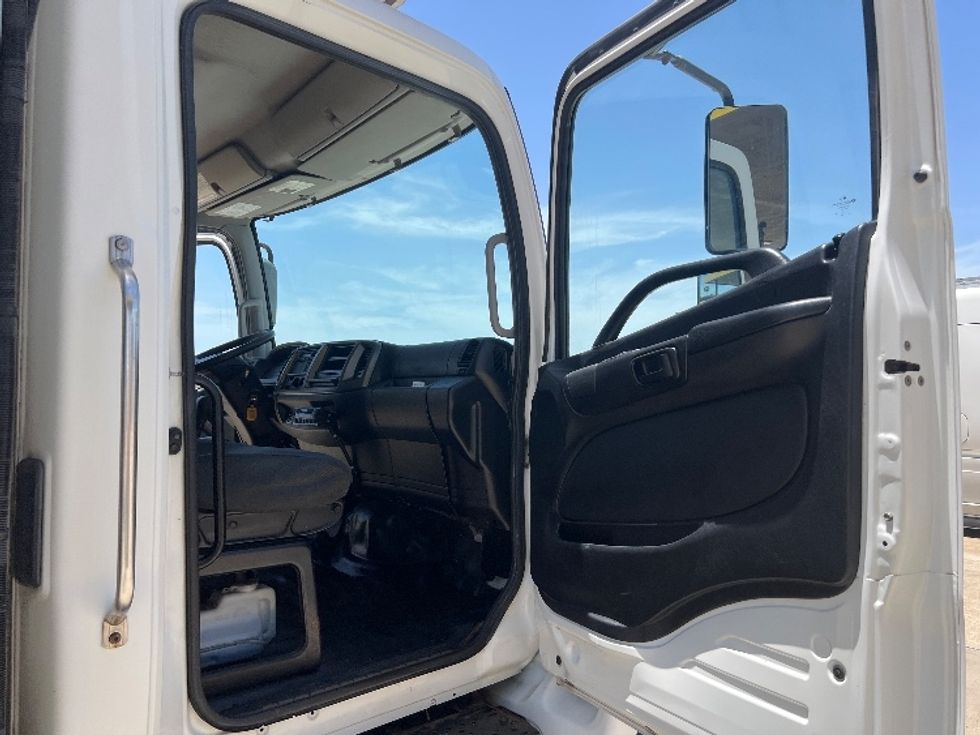 Refrigerated Truck-Light and Medium Duty Trucks-Hino-2019-268-Corpus Christi-TX-261,864\n\t\tmiles-$ 33,250 - Image 20