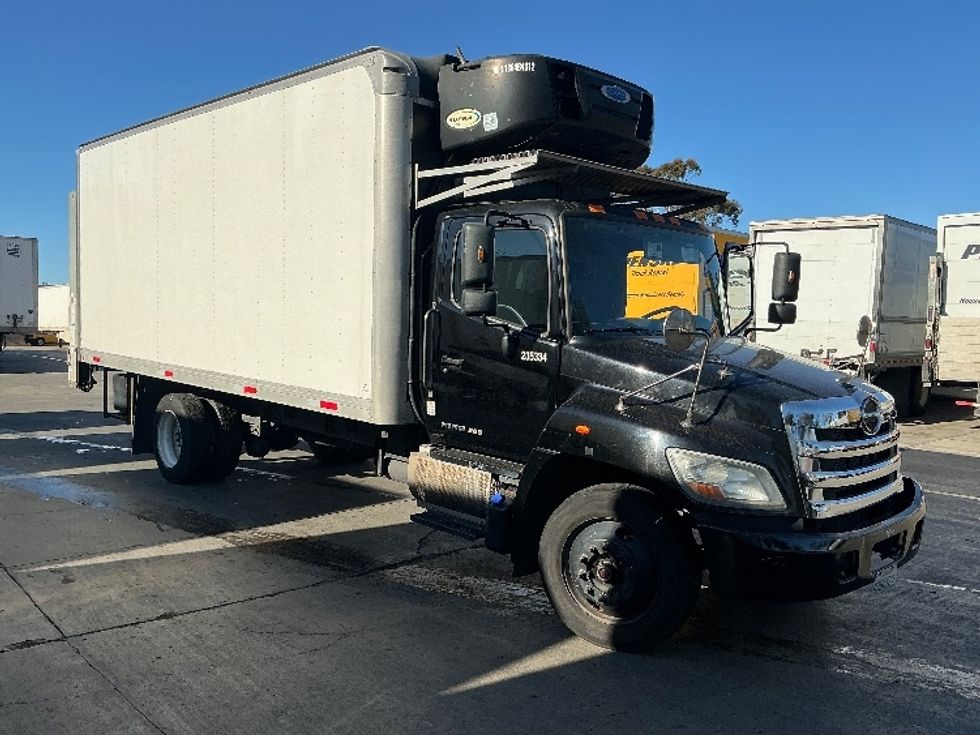 Refrigerated Truck-Light and Medium Duty Trucks-Hino-2019-268-Fontana-CA-168,219\n\t\tmiles-$ 53,250 - Image 1