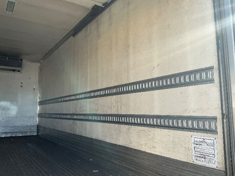 Refrigerated Truck-Light and Medium Duty Trucks-Hino-2019-268-Fontana-CA-168,219\n\t\tmiles-$ 53,250 - Image 12