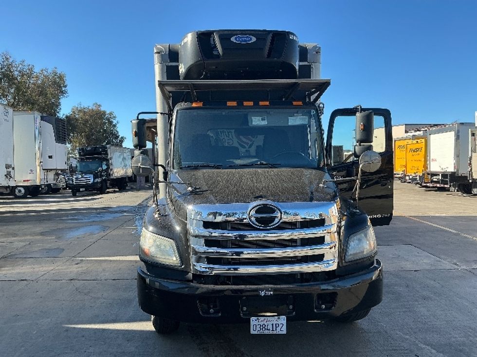 Refrigerated Truck-Light and Medium Duty Trucks-Hino-2019-268-Fontana-CA-168,219\n\t\tmiles-$ 53,250 - Image 2