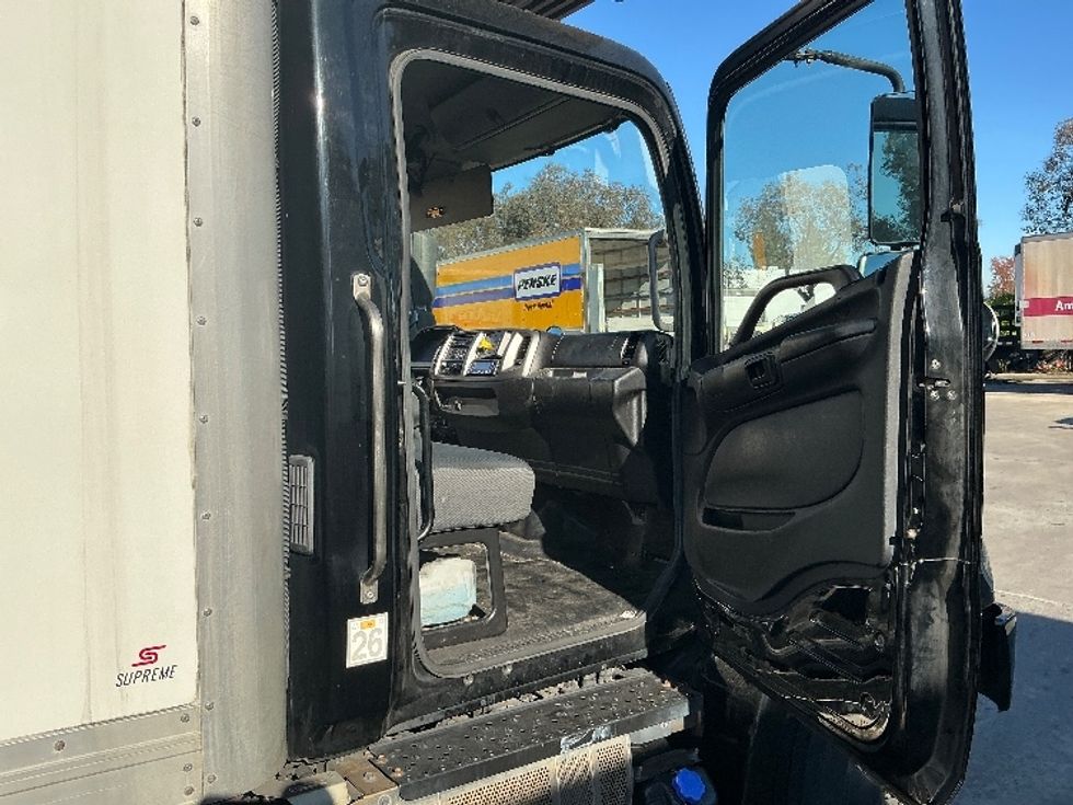 Refrigerated Truck-Light and Medium Duty Trucks-Hino-2019-268-Fontana-CA-168,219\n\t\tmiles-$ 53,250 - Image 20