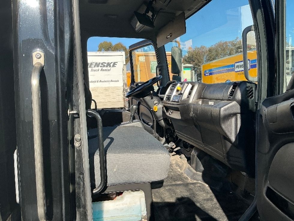 Refrigerated Truck-Light and Medium Duty Trucks-Hino-2019-268-Fontana-CA-168,219\n\t\tmiles-$ 53,250 - Image 22