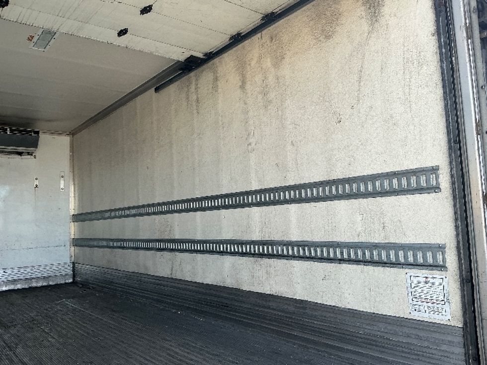 Refrigerated Truck-Light and Medium Duty Trucks-Hino-2019-268-Fontana-CA-265,795\n\t\tmiles-$ 39,750 - Image 12