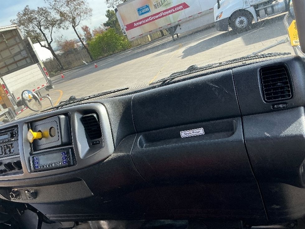 Refrigerated Truck-Light and Medium Duty Trucks-Hino-2019-268-Fontana-CA-265,795\n\t\tmiles-$ 39,750 - Image 21