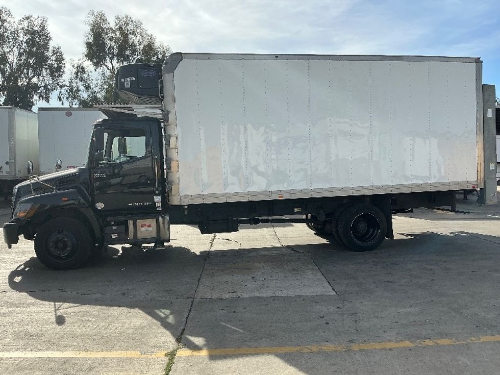 Refrigerated Truck-Light and Medium Duty Trucks-Hino-2019-268-Fontana-CA-265,795\n\t\tmiles-$ 39,750 - Image 4