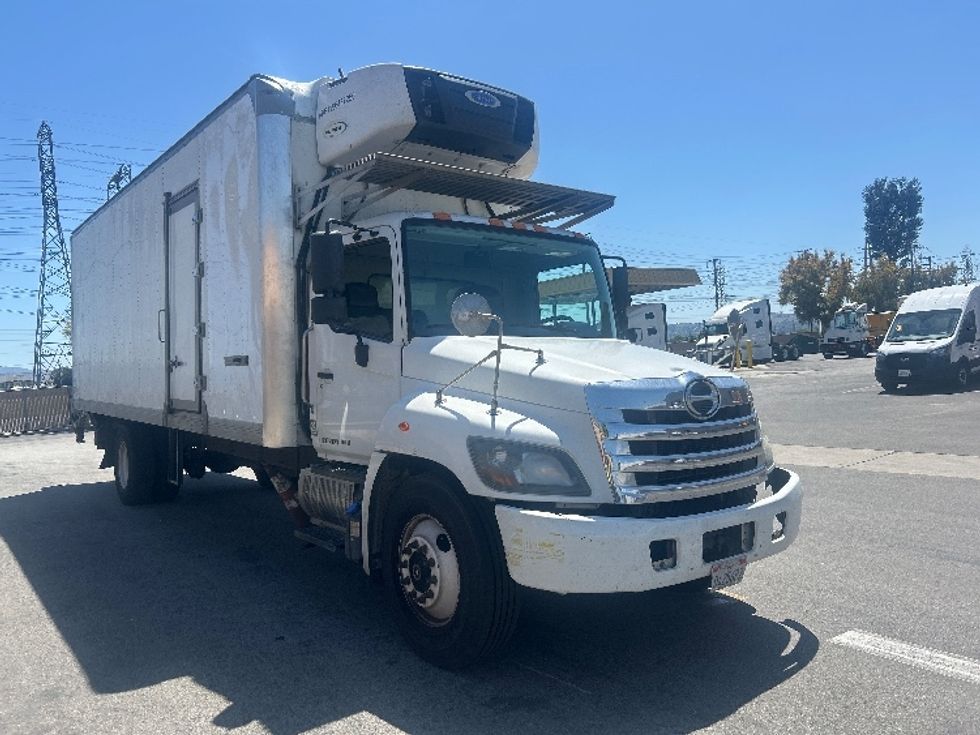 Refrigerated Truck-Light and Medium Duty Trucks-Hino-2019-268-Fontana-CA-317,788\n\t\tmiles-$ 37,750 - Image 1