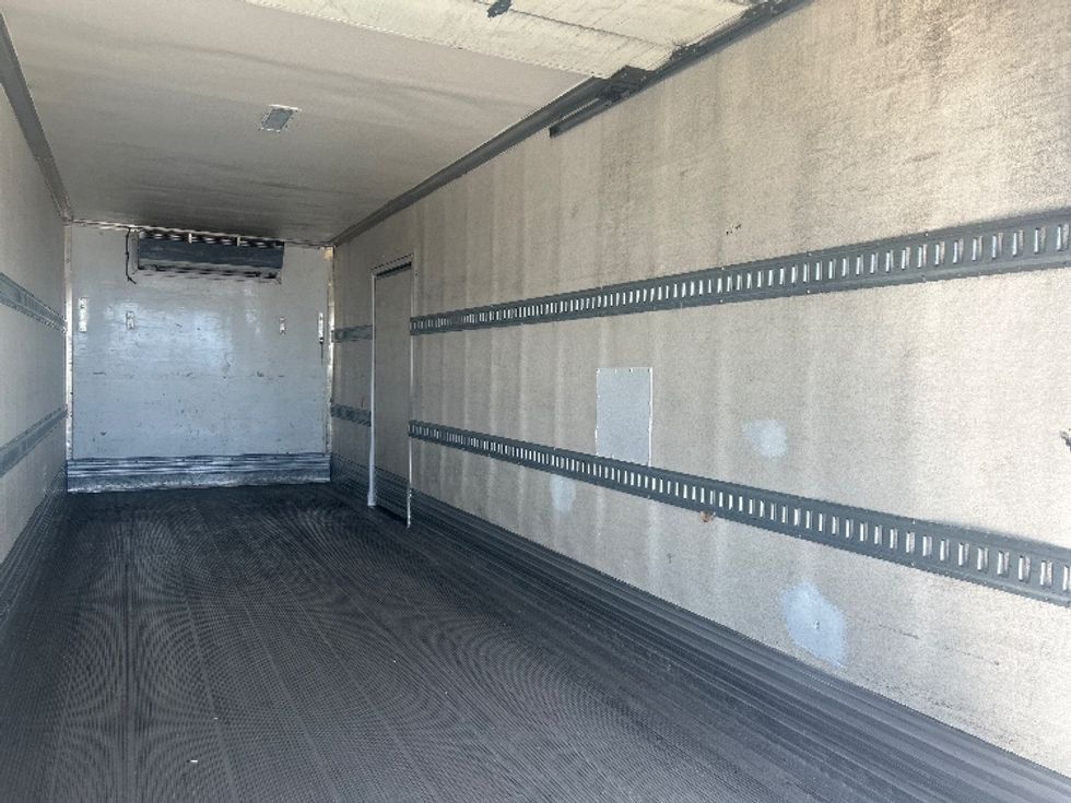 Refrigerated Truck-Light and Medium Duty Trucks-Hino-2019-268-Fontana-CA-317,788\n\t\tmiles-$ 37,750 - Image 12