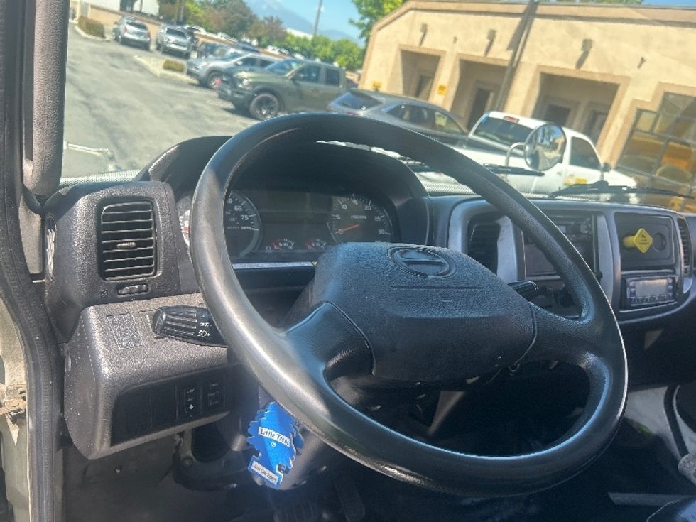 Refrigerated Truck-Light and Medium Duty Trucks-Hino-2019-268-Fontana-CA-317,788\n\t\tmiles-$ 37,750 - Image 17