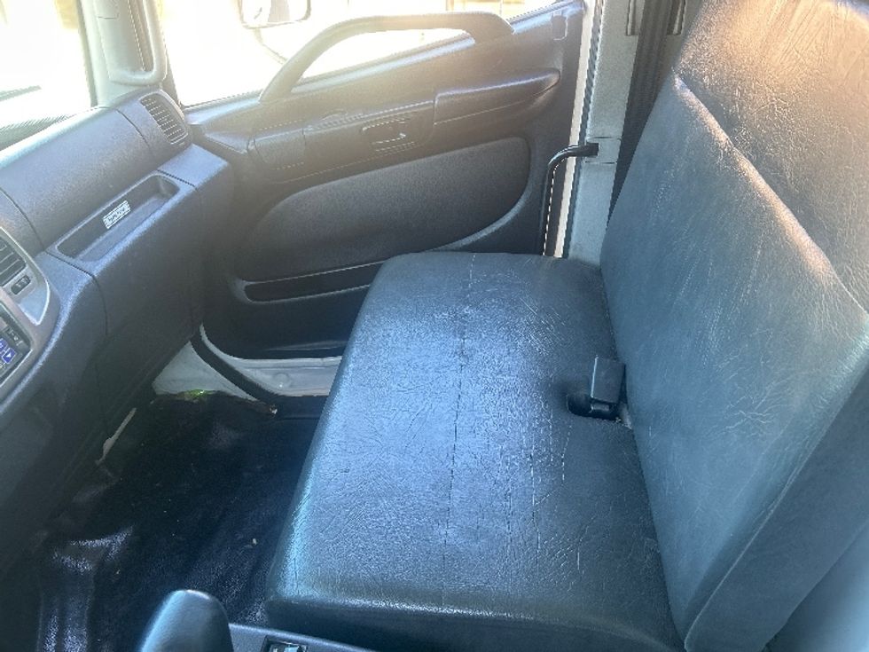 Refrigerated Truck-Light and Medium Duty Trucks-Hino-2019-268-Fontana-CA-317,788\n\t\tmiles-$ 37,750 - Image 19