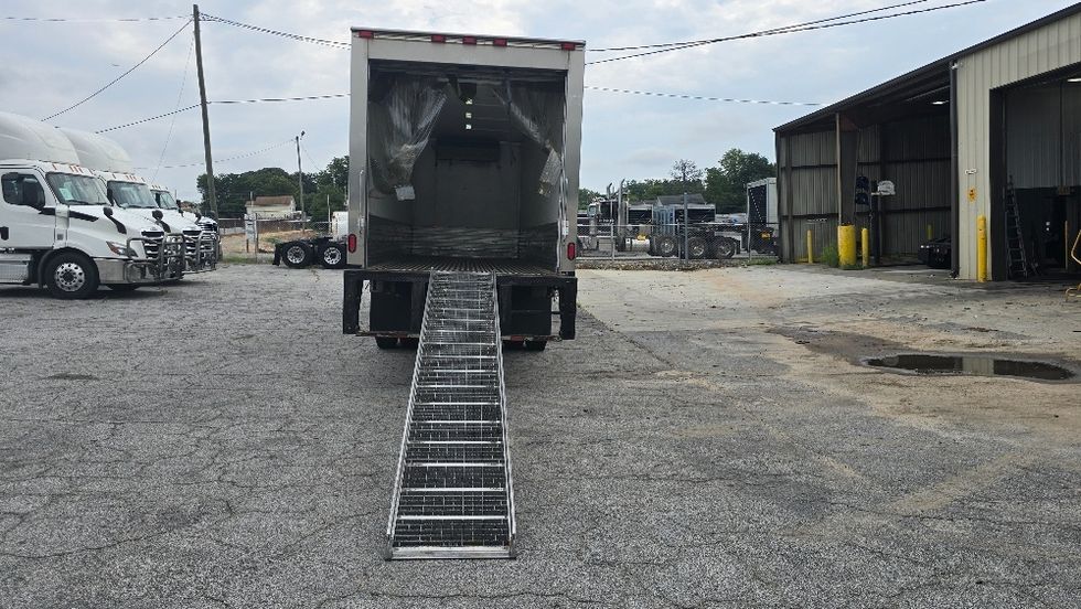 Refrigerated Truck-Light and Medium Duty Trucks-Hino-2019-268-Forest Park-GA-253,838\n\t\tmiles-$ 40,500 - Image 9
