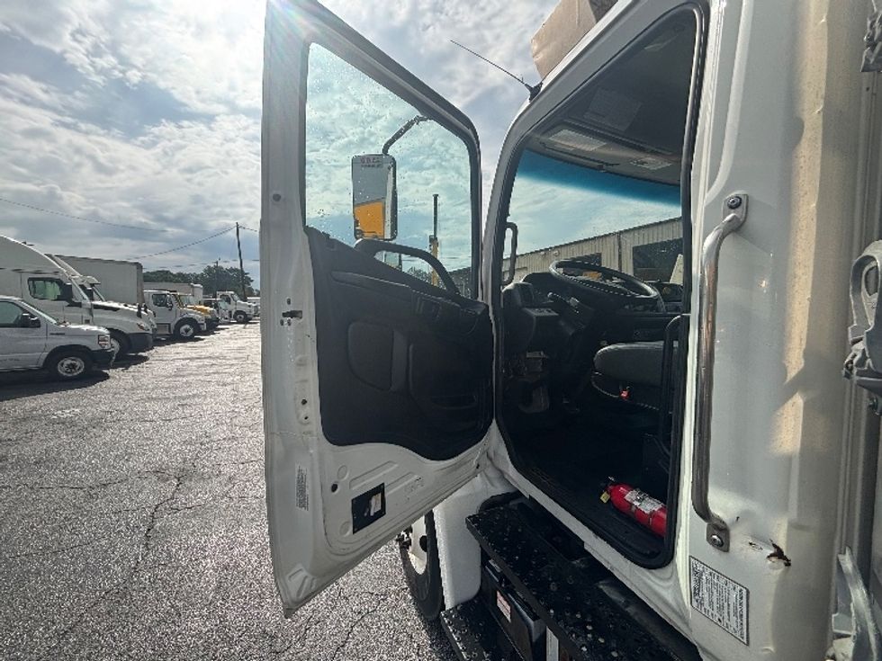 Refrigerated Truck-Light and Medium Duty Trucks-Hino-2019-268-Forest Park-GA-273,138\n\t\tmiles-$ 38,000 - Image 16