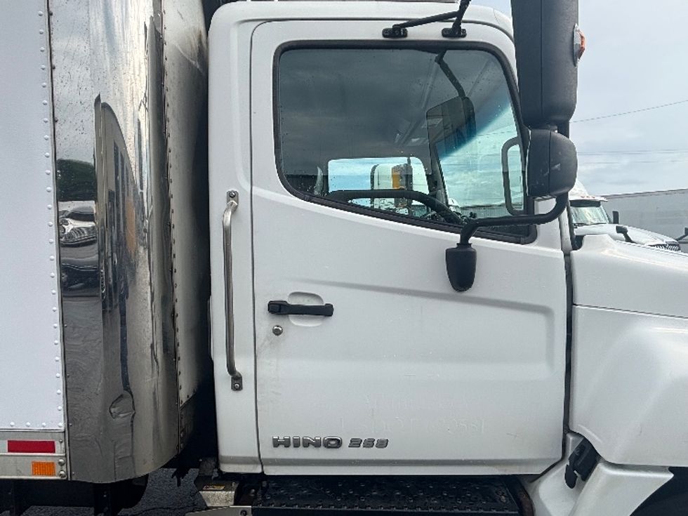 Refrigerated Truck-Light and Medium Duty Trucks-Hino-2019-268-Forest Park-GA-273,138\n\t\tmiles-$ 38,000 - Image 26