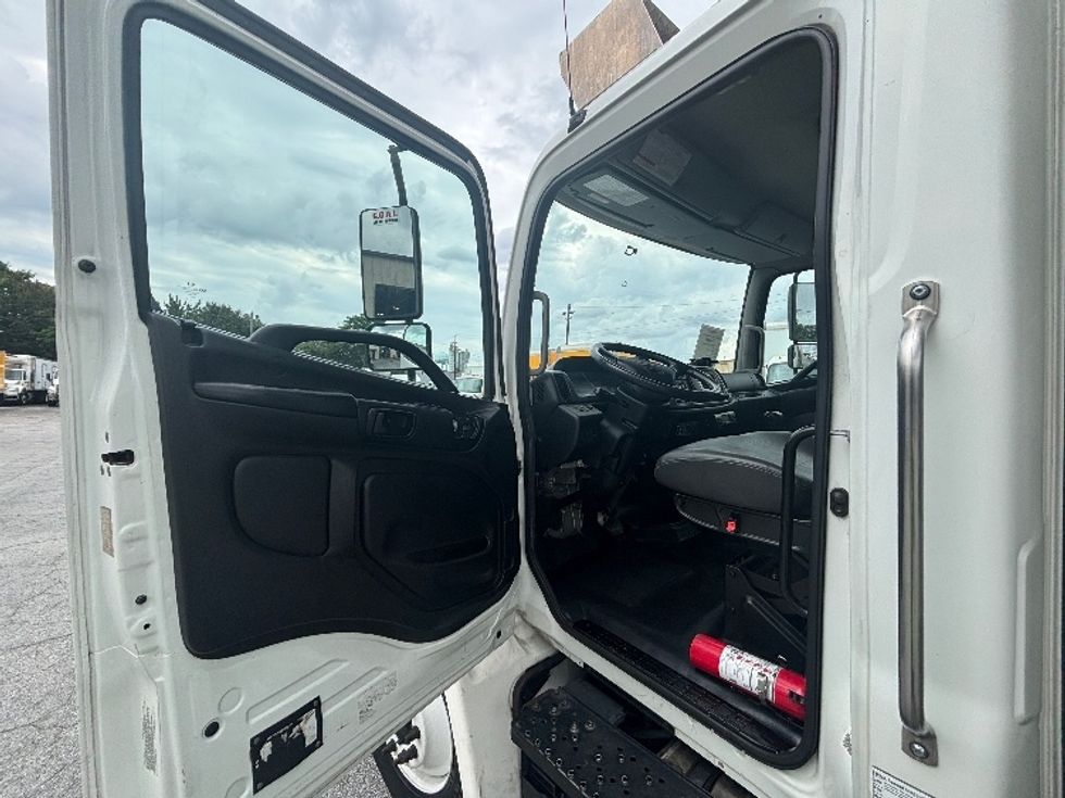 Refrigerated Truck-Light and Medium Duty Trucks-Hino-2019-268-Forest Park-GA-317,696\n\t\tmiles-$ 28,750 - Image 16