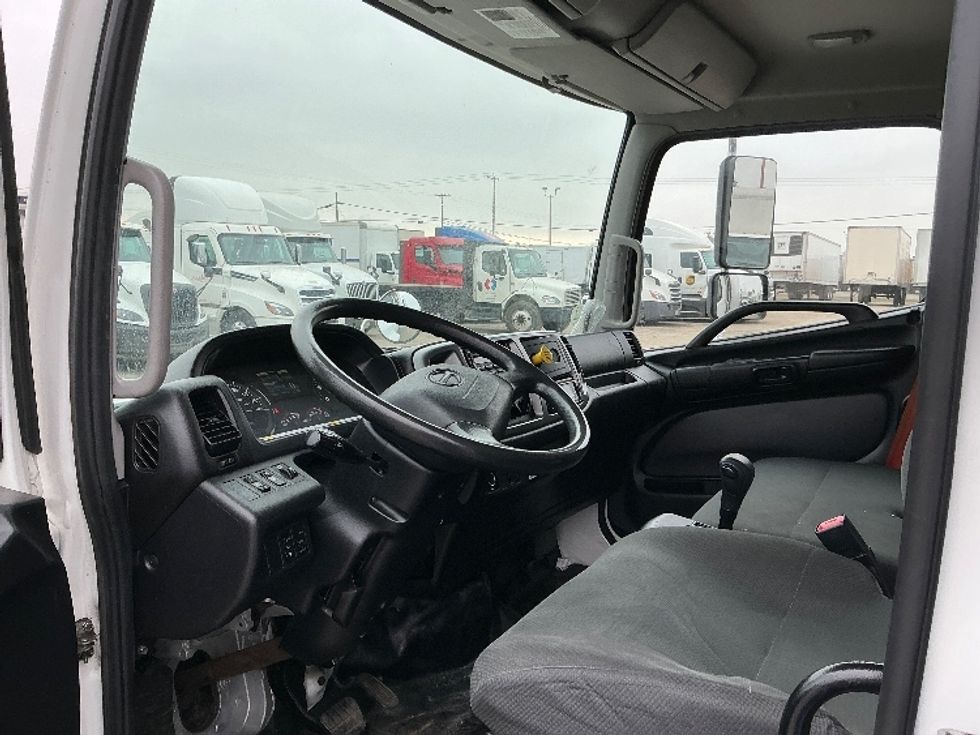 Refrigerated Truck-Light and Medium Duty Trucks-Hino-2019-268-Fresno-CA-65,162\n\t\tmiles-$ 73,000 - Image 17