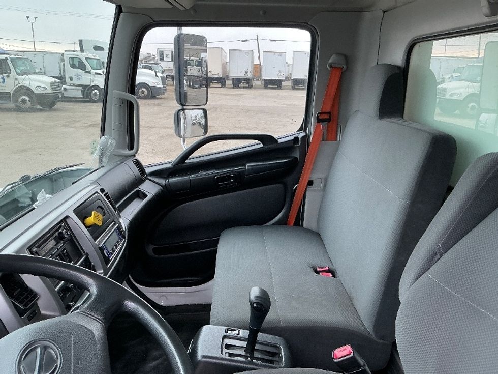 Refrigerated Truck-Light and Medium Duty Trucks-Hino-2019-268-Fresno-CA-65,162\n\t\tmiles-$ 73,000 - Image 19
