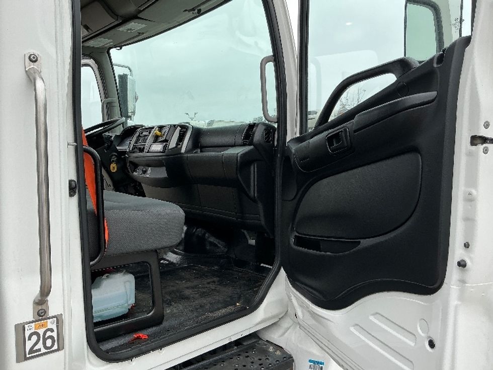 Refrigerated Truck-Light and Medium Duty Trucks-Hino-2019-268-Fresno-CA-65,162\n\t\tmiles-$ 73,000 - Image 20