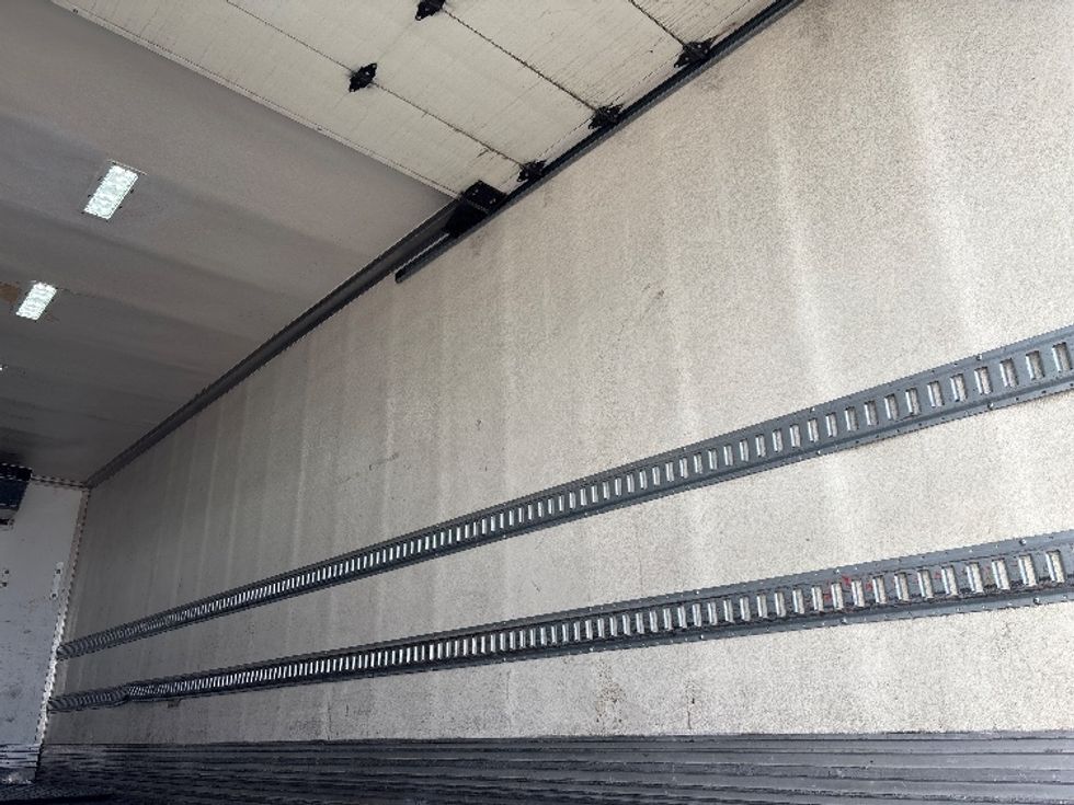 Refrigerated Truck-Light and Medium Duty Trucks-Hino-2019-268-Fresno-CA-66,779\n\t\tmiles-$ 72,750 - Image 11