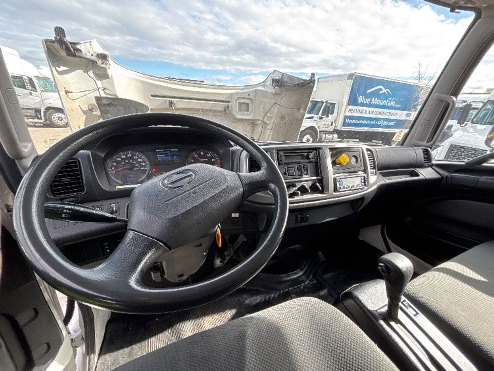 Refrigerated Truck-Light and Medium Duty Trucks-Hino-2019-268-Fresno-CA-66,779\n\t\tmiles-$ 72,750 - Image 17