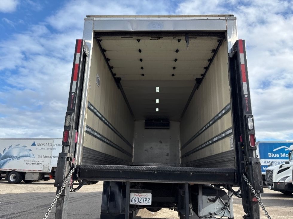 Refrigerated Truck-Light and Medium Duty Trucks-Hino-2019-268-Fresno-CA-66,779\n\t\tmiles-$ 72,750 - Image 8