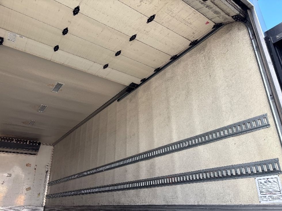 Refrigerated Truck-Light and Medium Duty Trucks-Hino-2019-268-Fresno-CA-72,024\n\t\tmiles-$ 72,500 - Image 11