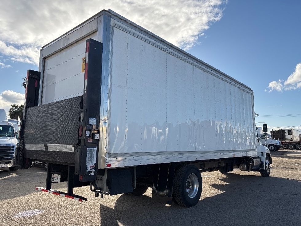 Refrigerated Truck-Light and Medium Duty Trucks-Hino-2019-268-Fresno-CA-72,024\n\t\tmiles-$ 72,500 - Image 12