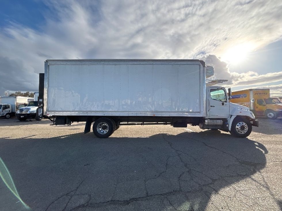 Refrigerated Truck-Light and Medium Duty Trucks-Hino-2019-268-Fresno-CA-72,024\n\t\tmiles-$ 72,500 - Image 14