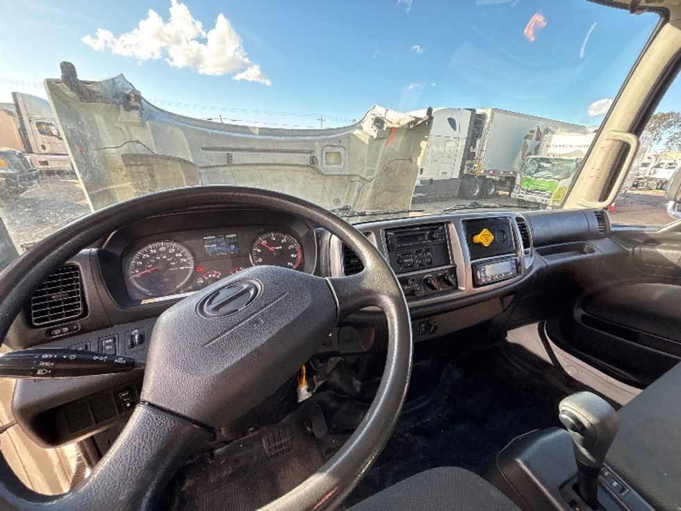 Refrigerated Truck-Light and Medium Duty Trucks-Hino-2019-268-Fresno-CA-72,024\n\t\tmiles-$ 72,500 - Image 17