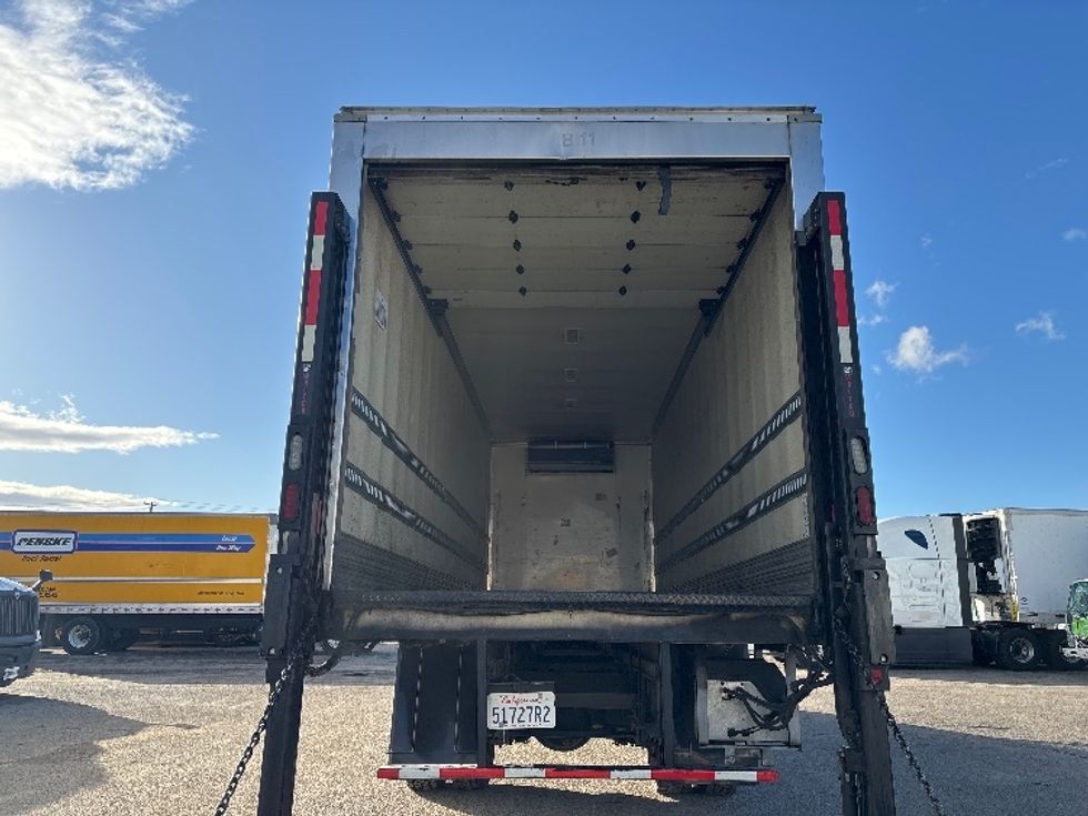 Refrigerated Truck-Light and Medium Duty Trucks-Hino-2019-268-Fresno-CA-72,024\n\t\tmiles-$ 72,500 - Image 8