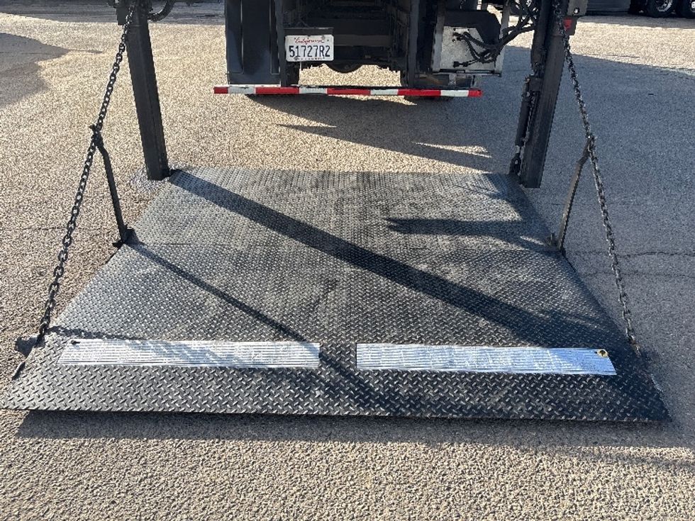 Refrigerated Truck-Light and Medium Duty Trucks-Hino-2019-268-Fresno-CA-72,024\n\t\tmiles-$ 72,500 - Image 9