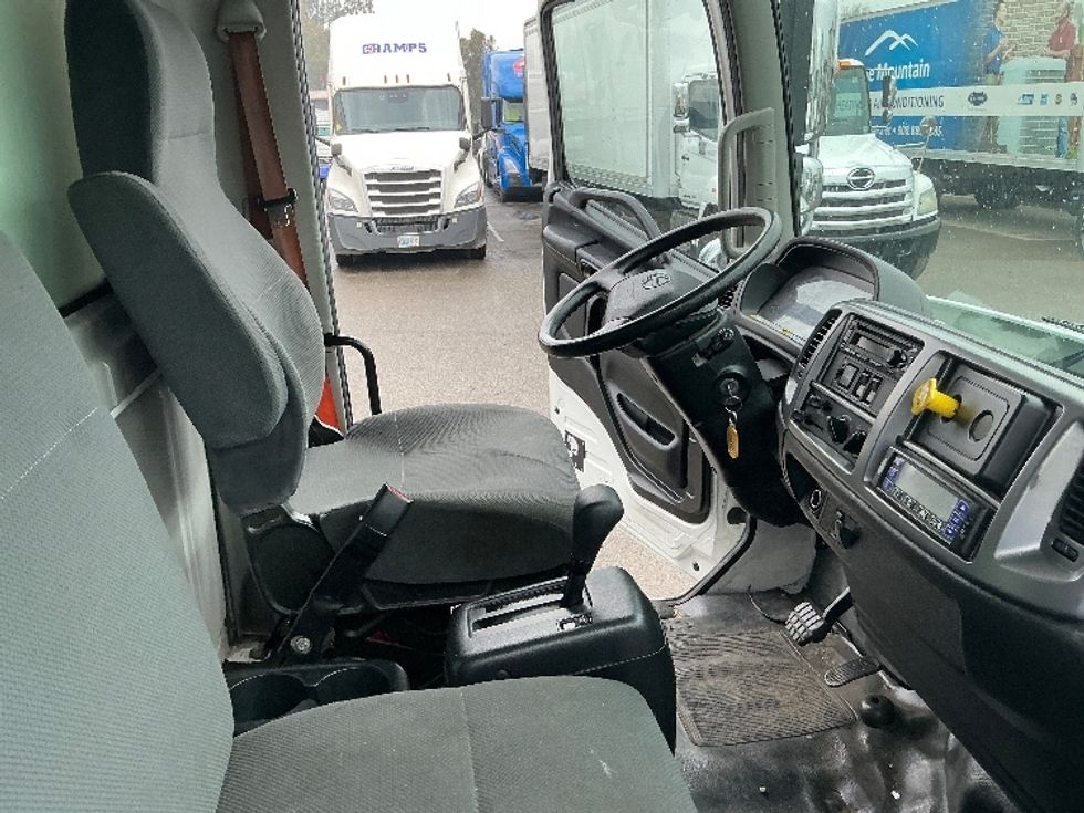 Refrigerated Truck-Light and Medium Duty Trucks-Hino-2019-268-Fresno-CA-73,983\n\t\tmiles-$ 72,000 - Image 21