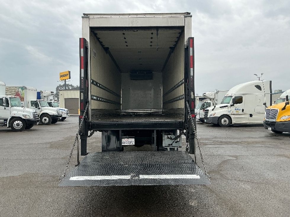 Refrigerated Truck-Light and Medium Duty Trucks-Hino-2019-268-Fresno-CA-73,983\n\t\tmiles-$ 72,000 - Image 9