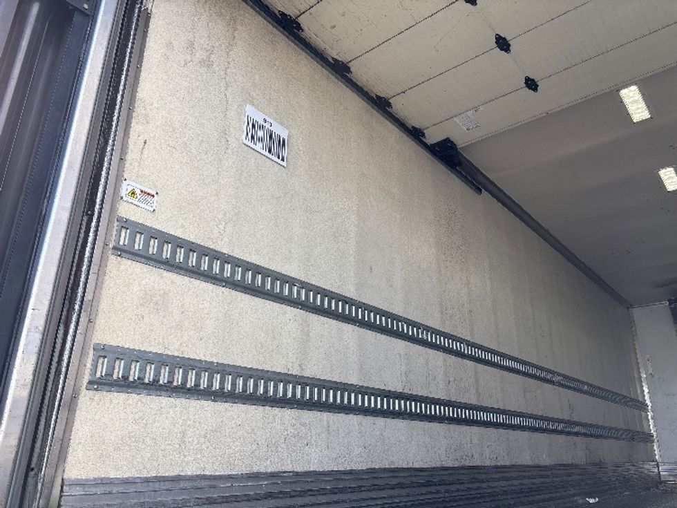 Refrigerated Truck-Light and Medium Duty Trucks-Hino-2019-268-Fresno-CA-79,063\n\t\tmiles-$ 72,000 - Image 10