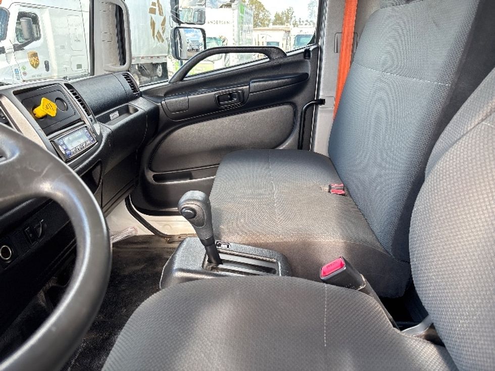 Refrigerated Truck-Light and Medium Duty Trucks-Hino-2019-268-Fresno-CA-79,063\n\t\tmiles-$ 72,000 - Image 18