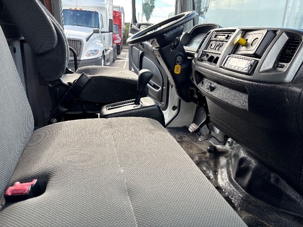 Refrigerated Truck-Light and Medium Duty Trucks-Hino-2019-268-Fresno-CA-79,063\n\t\tmiles-$ 72,000 - Image 21